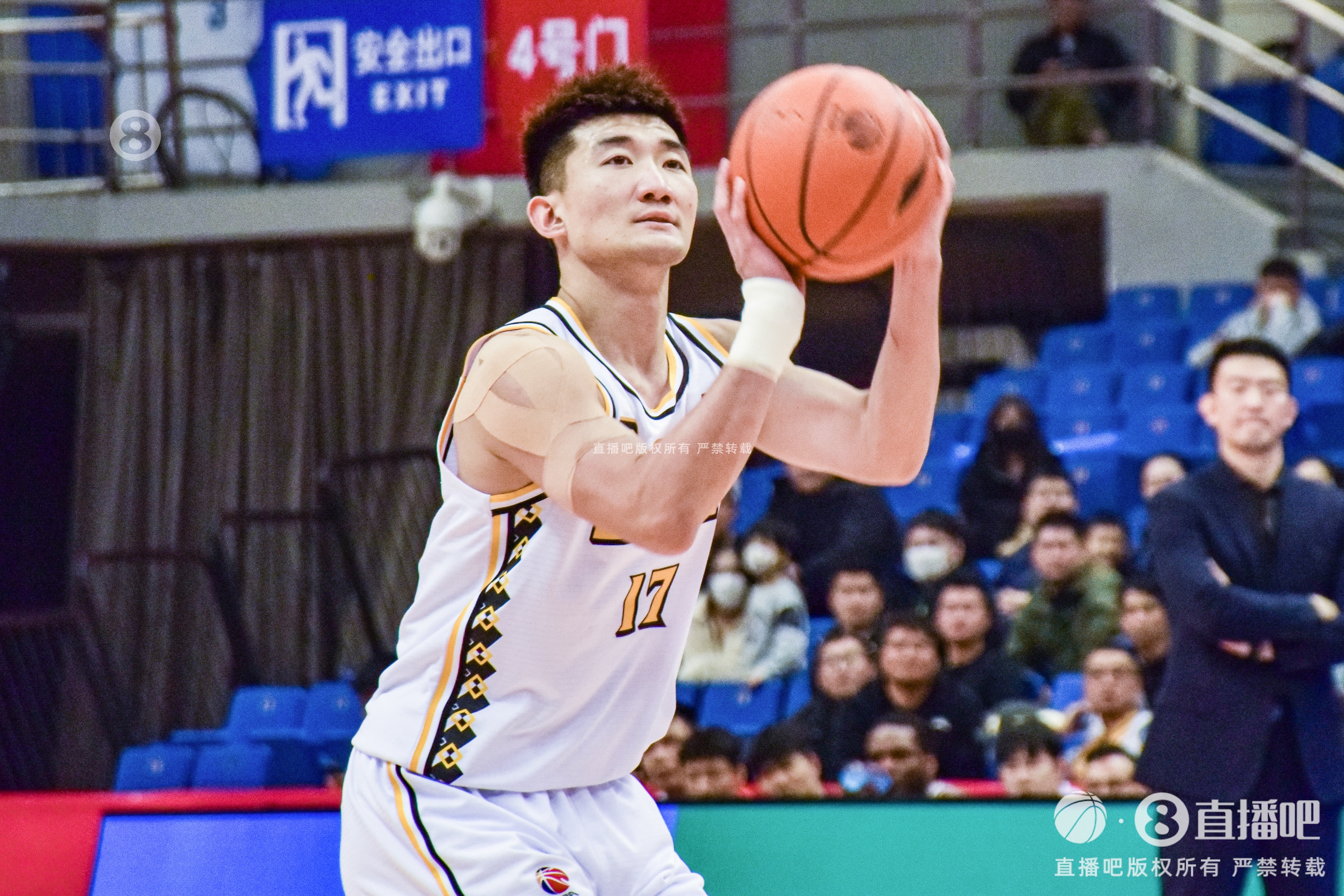 早日康復！探長：孫銘徽已經脫掉保護靴 可以正常走路