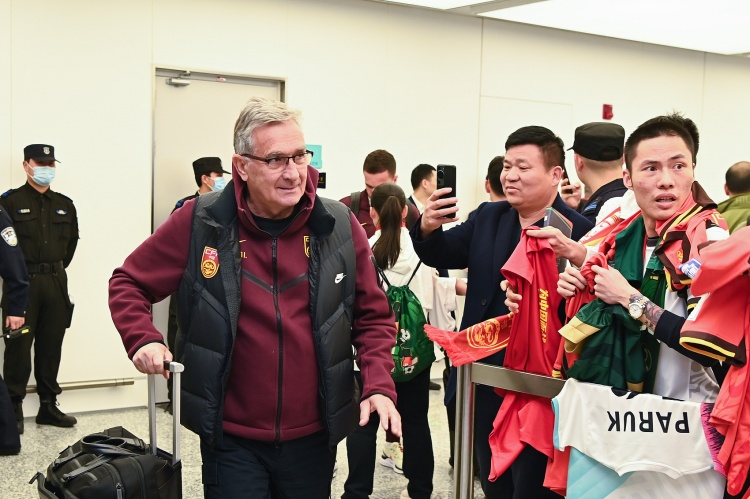 蘇媒：國足仍有爭第二希望，但真的不能再“守”下去了